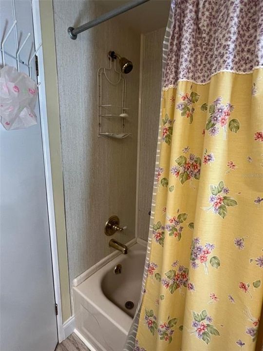 For Sale: $144,900 (2 beds, 2 baths, 1056 Square Feet)