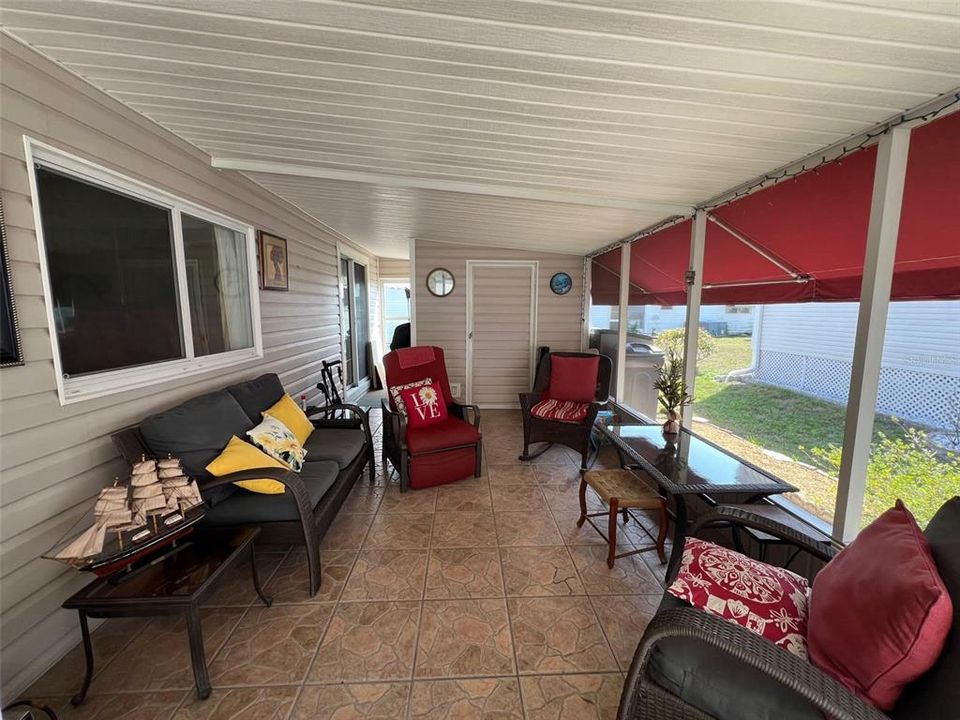 For Sale: $144,900 (2 beds, 2 baths, 1056 Square Feet)