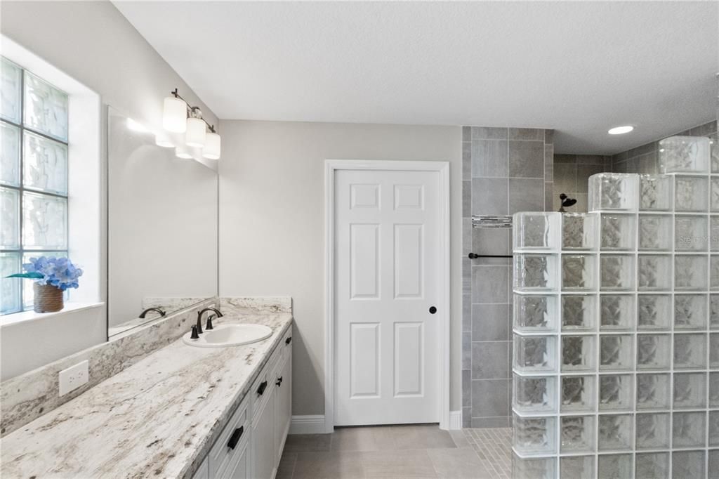 For Sale: $499,900 (3 beds, 2 baths, 1998 Square Feet)