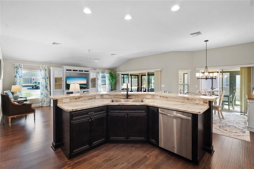 For Sale: $499,900 (3 beds, 2 baths, 1998 Square Feet)