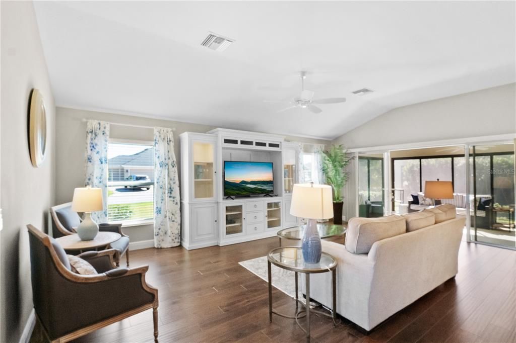 For Sale: $499,900 (3 beds, 2 baths, 1998 Square Feet)