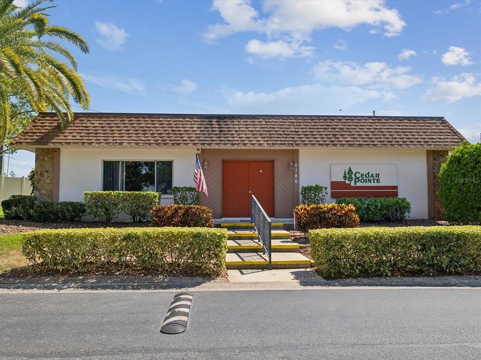 For Sale: $114,000 (2 beds, 1 baths, 825 Square Feet)