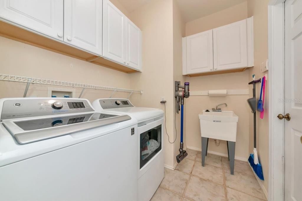 На продажу: $579,700 (3 спален, 2 ванн, 1707 Квадратных фут)