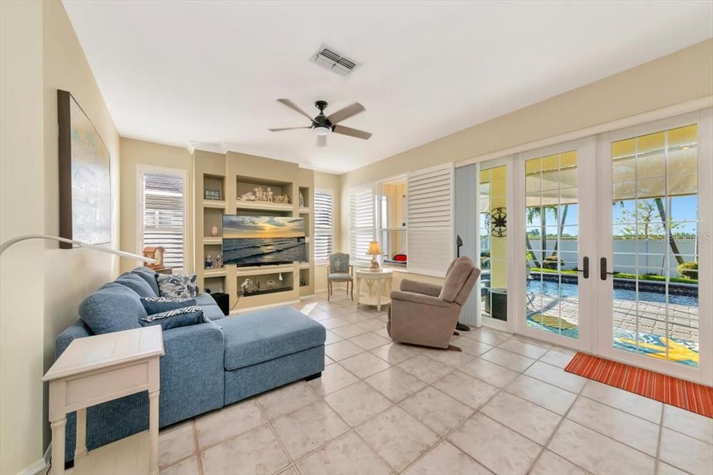 На продажу: $579,700 (3 спален, 2 ванн, 1707 Квадратных фут)