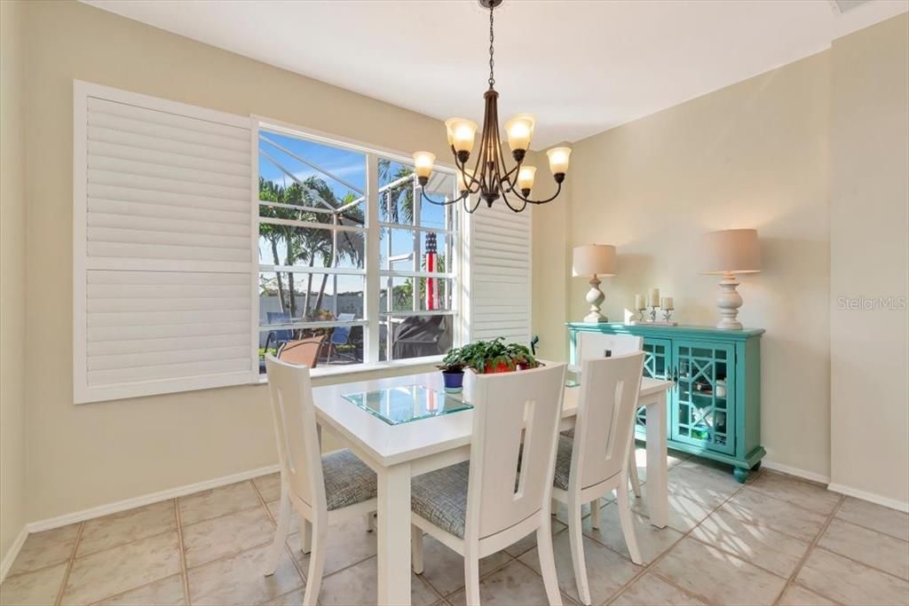 На продажу: $579,700 (3 спален, 2 ванн, 1707 Квадратных фут)