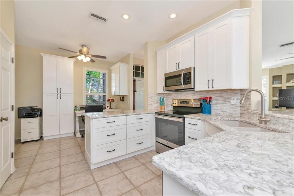 На продажу: $579,700 (3 спален, 2 ванн, 1707 Квадратных фут)