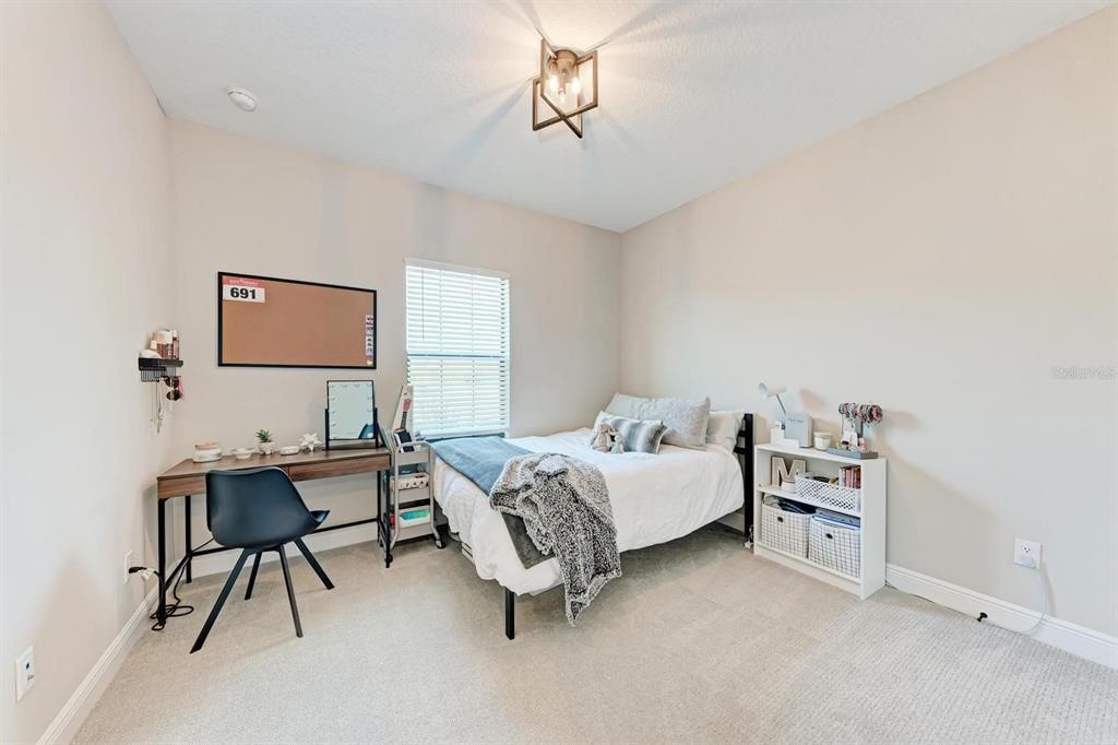 Active With Contract: $927,000 (5 beds, 4 baths, 3172 Square Feet)