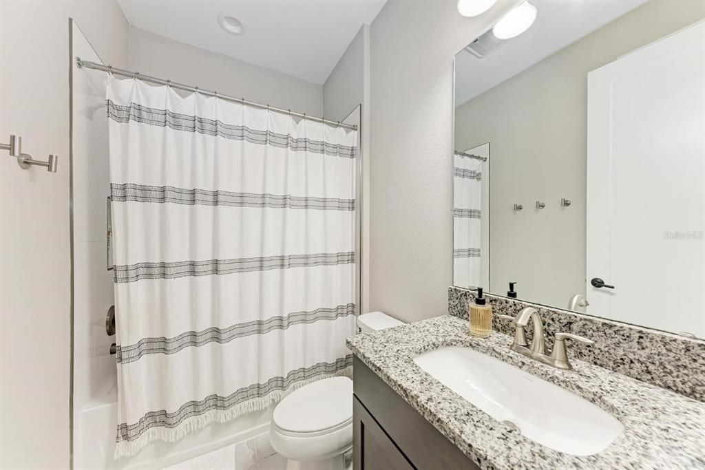 Active With Contract: $927,000 (5 beds, 4 baths, 3172 Square Feet)