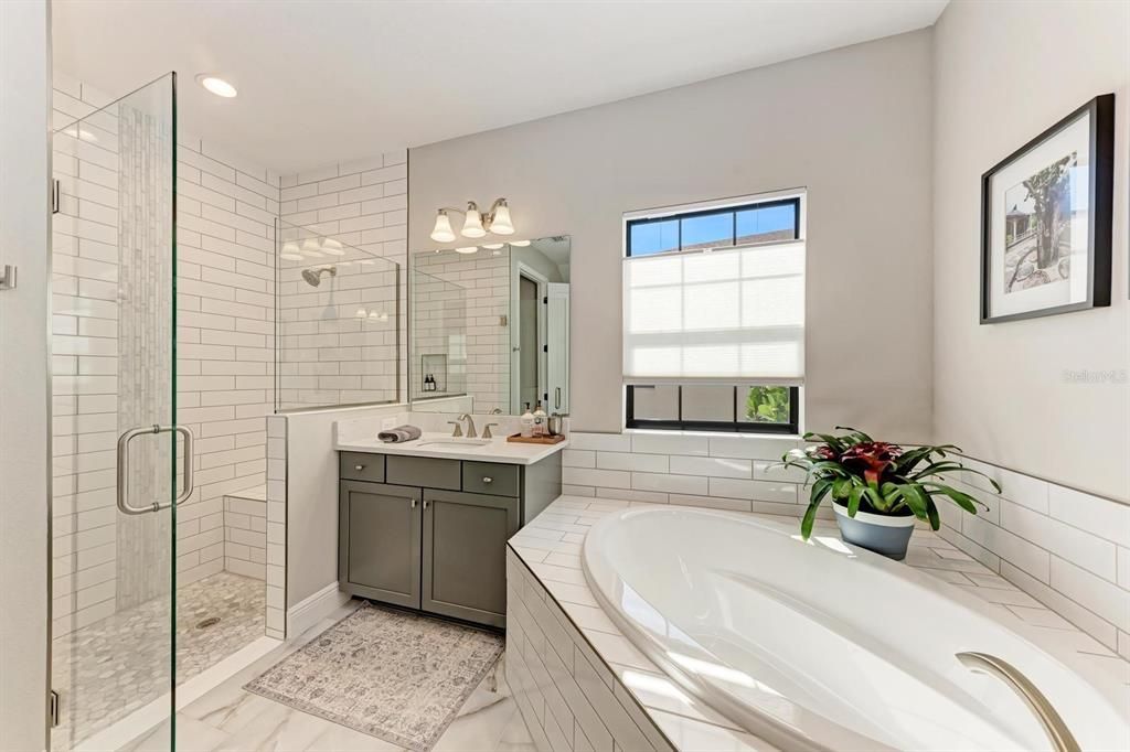 Active With Contract: $927,000 (5 beds, 4 baths, 3172 Square Feet)