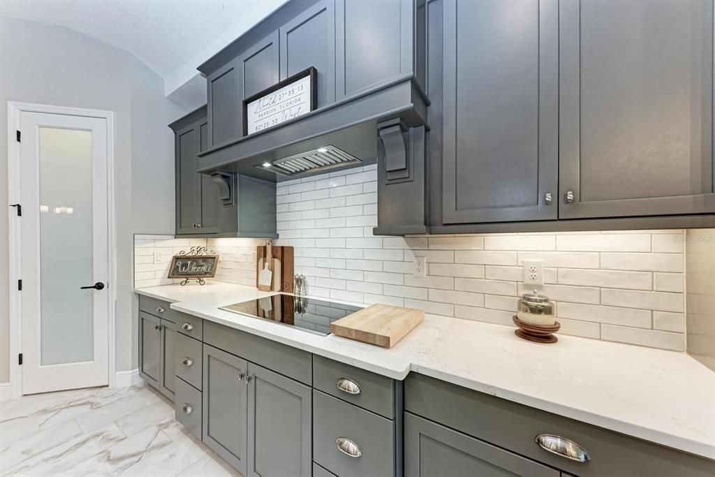 Active With Contract: $927,000 (5 beds, 4 baths, 3172 Square Feet)