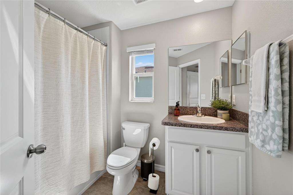 Под контрактом: $2,000 (2 спален, 2 ванн, 1548 Квадратных фут)