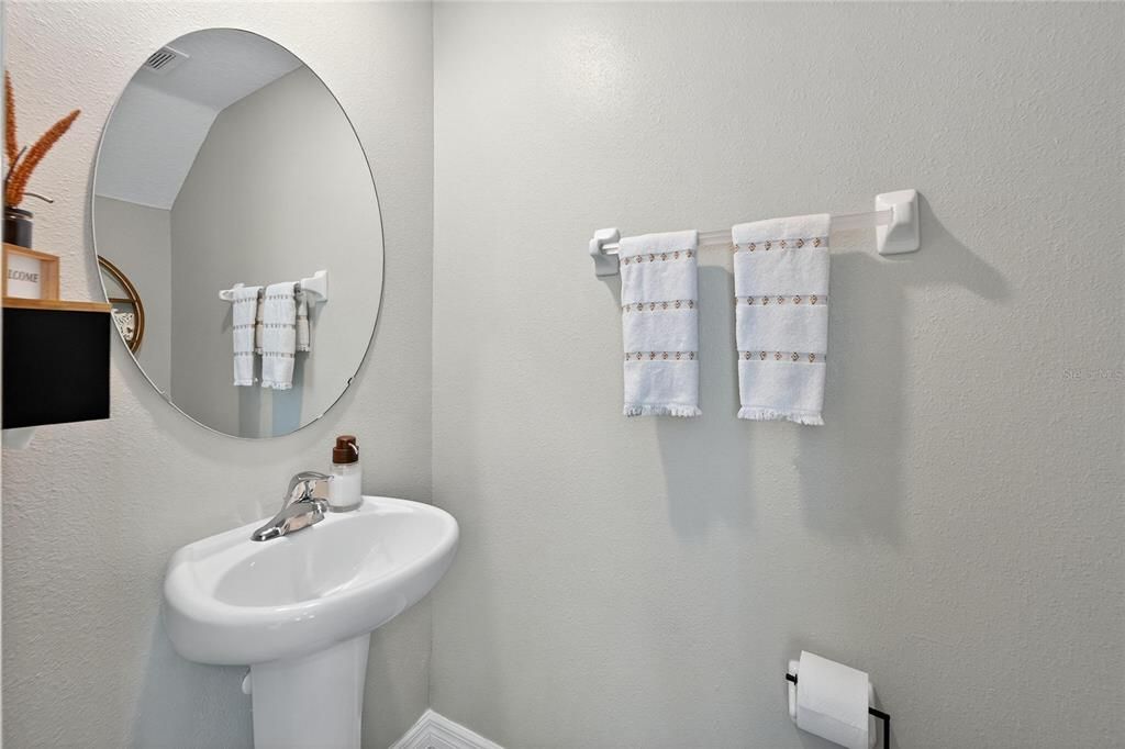 Под контрактом: $2,000 (2 спален, 2 ванн, 1548 Квадратных фут)