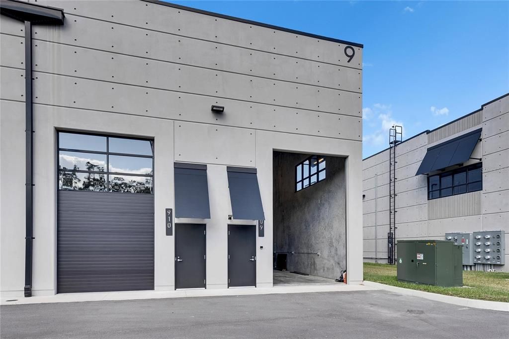 待售: $415,000 (0 贝兹, 0 浴室, 779 平方英尺)