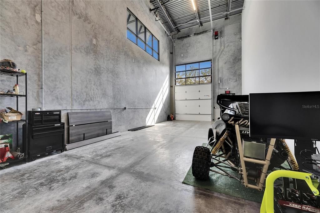 待售: $415,000 (0 贝兹, 0 浴室, 779 平方英尺)