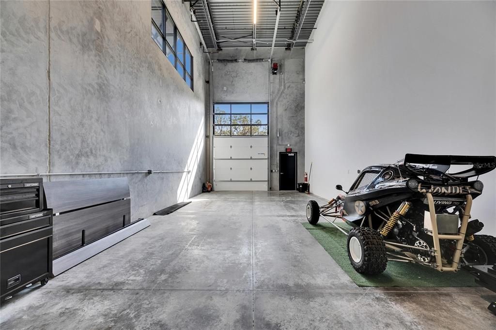 待售: $415,000 (0 贝兹, 0 浴室, 779 平方英尺)