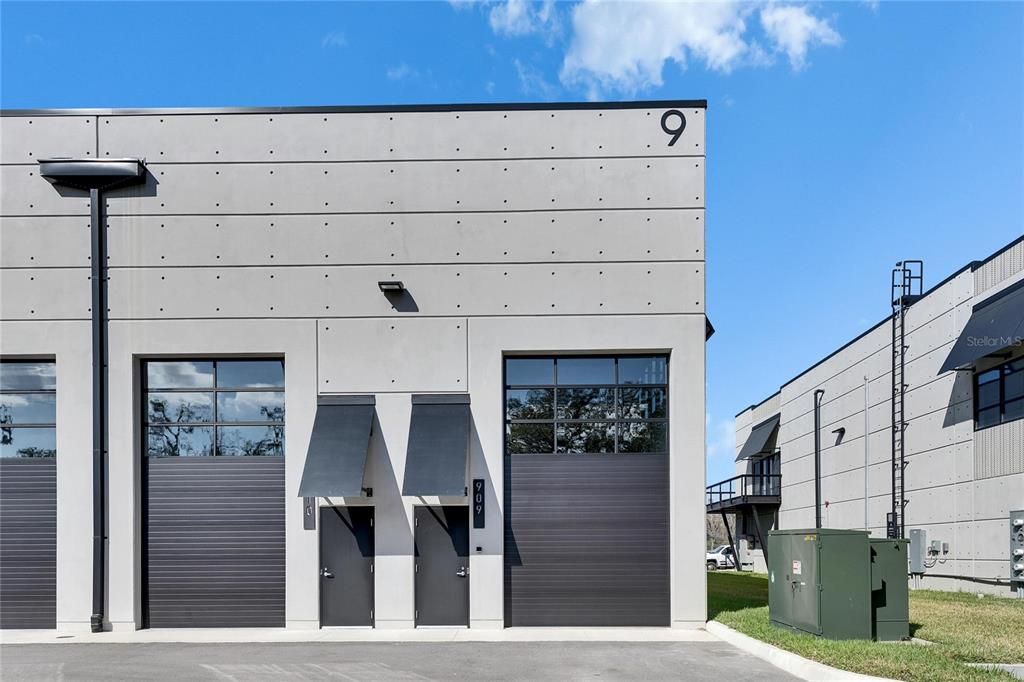 待售: $415,000 (0 贝兹, 0 浴室, 779 平方英尺)