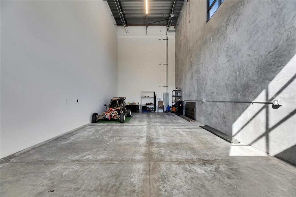 待售: $415,000 (0 贝兹, 0 浴室, 779 平方英尺)