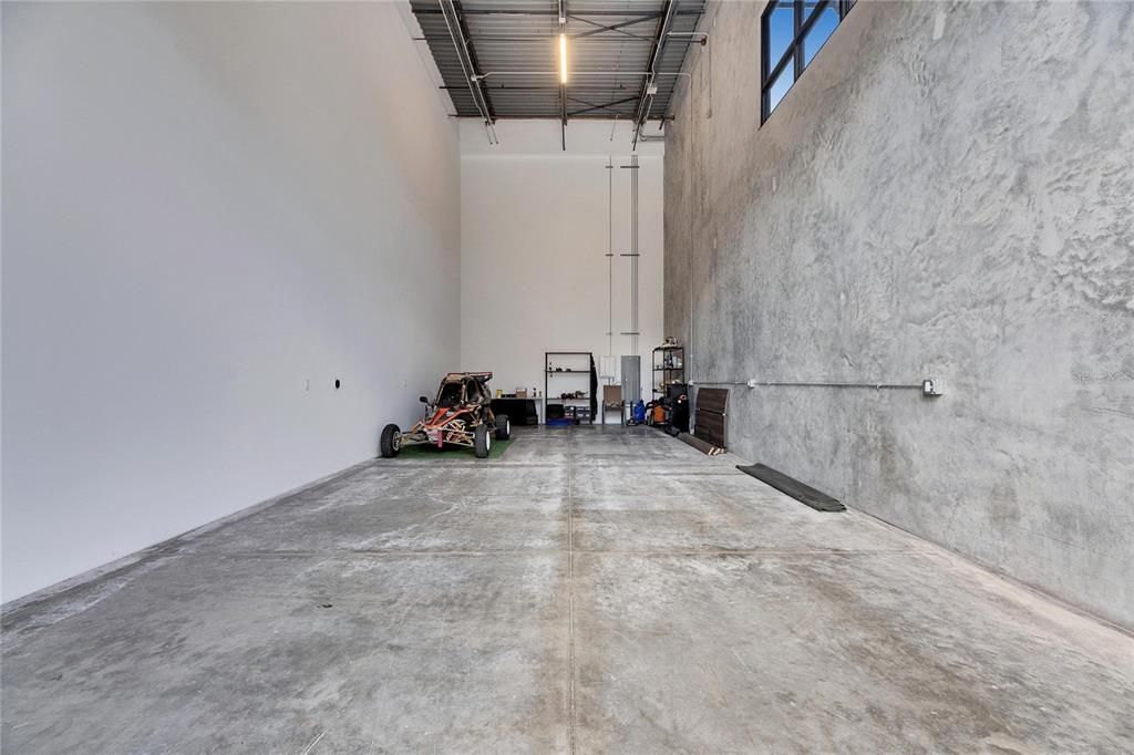 待售: $415,000 (0 贝兹, 0 浴室, 779 平方英尺)