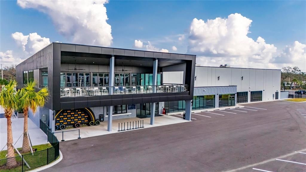 待售: $415,000 (0 贝兹, 0 浴室, 779 平方英尺)