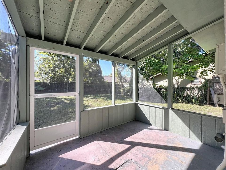 For Rent: $1,600 (2 beds, 1 baths, 650 Square Feet)