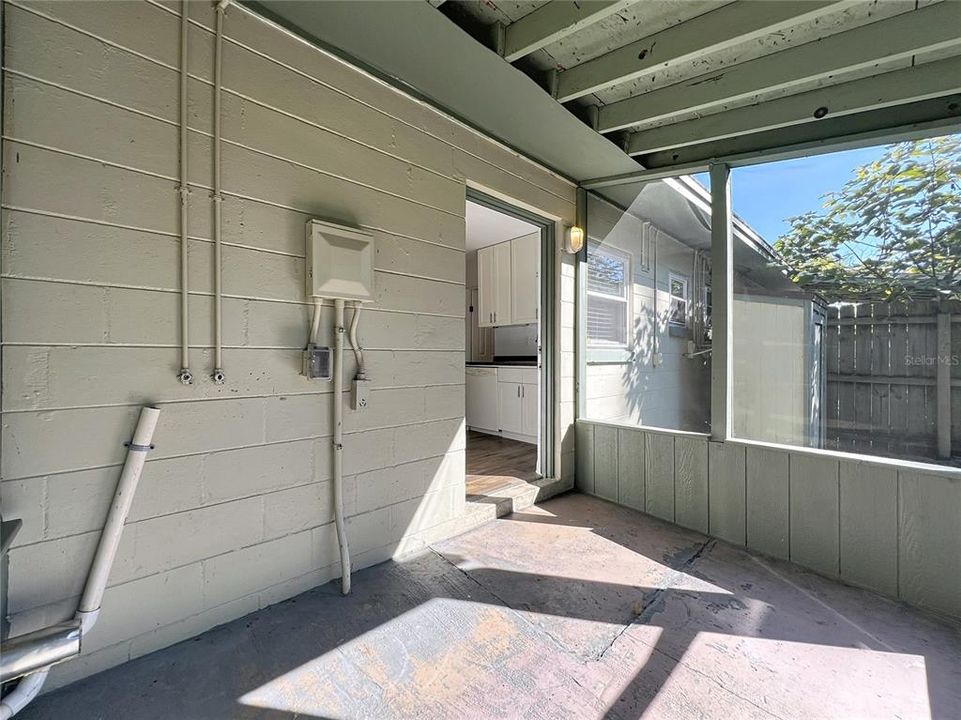 For Rent: $1,600 (2 beds, 1 baths, 650 Square Feet)