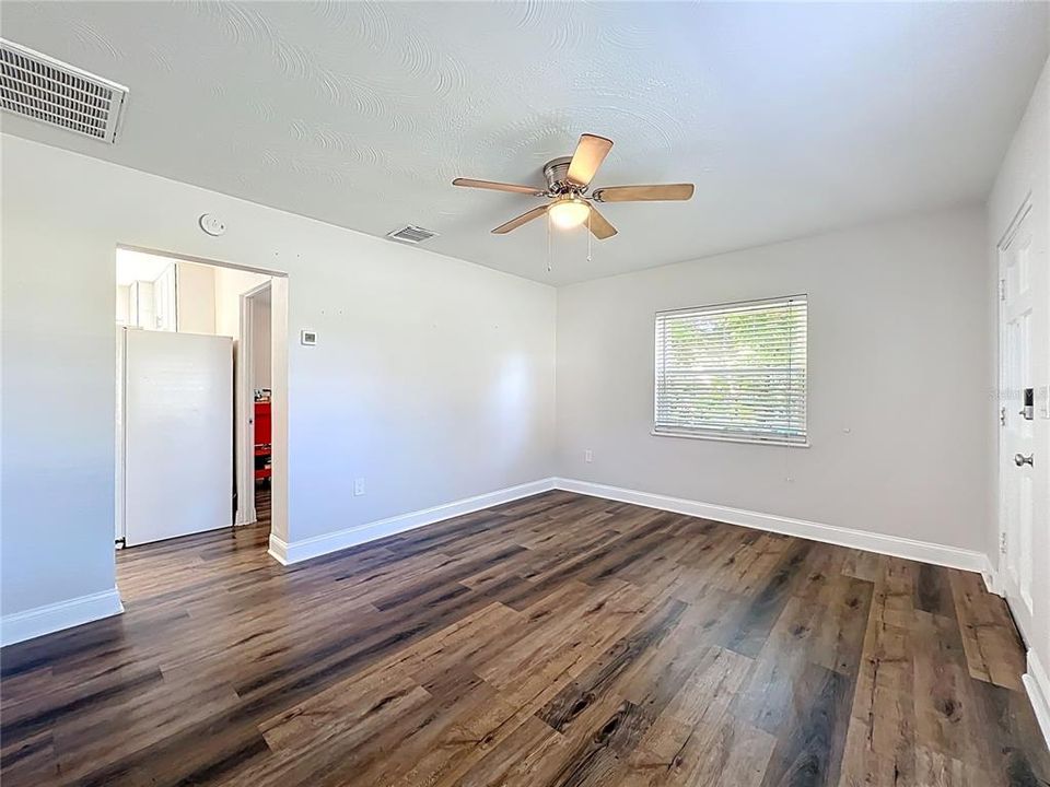 For Rent: $1,600 (2 beds, 1 baths, 650 Square Feet)