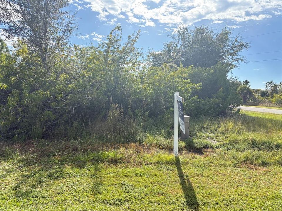 待售: $45,000 (0.26 acres)