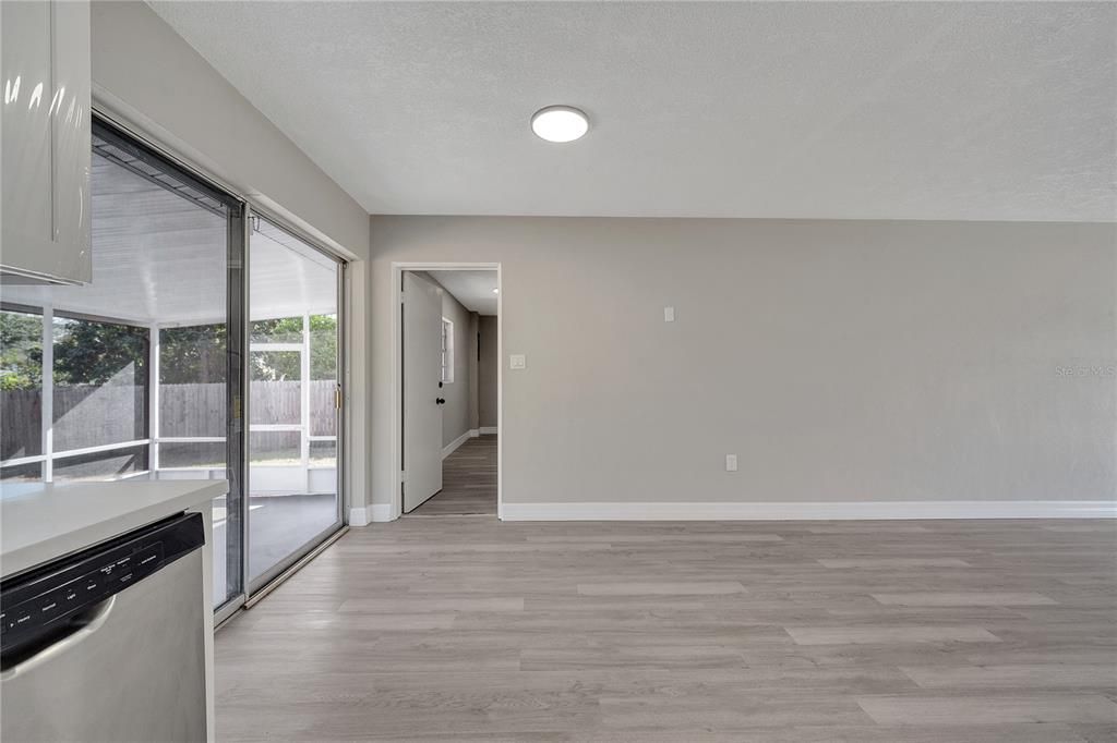 待售: $319,900 (3 贝兹, 2 浴室, 1292 平方英尺)