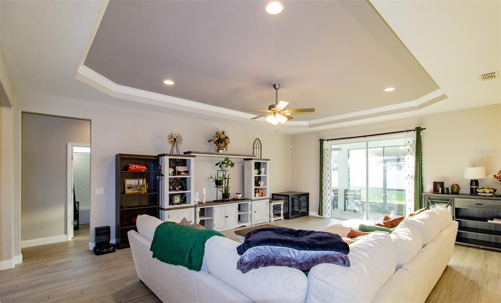 En Venta: $529,900 (3 camas, 2 baños, 2037 Pies cuadrados)