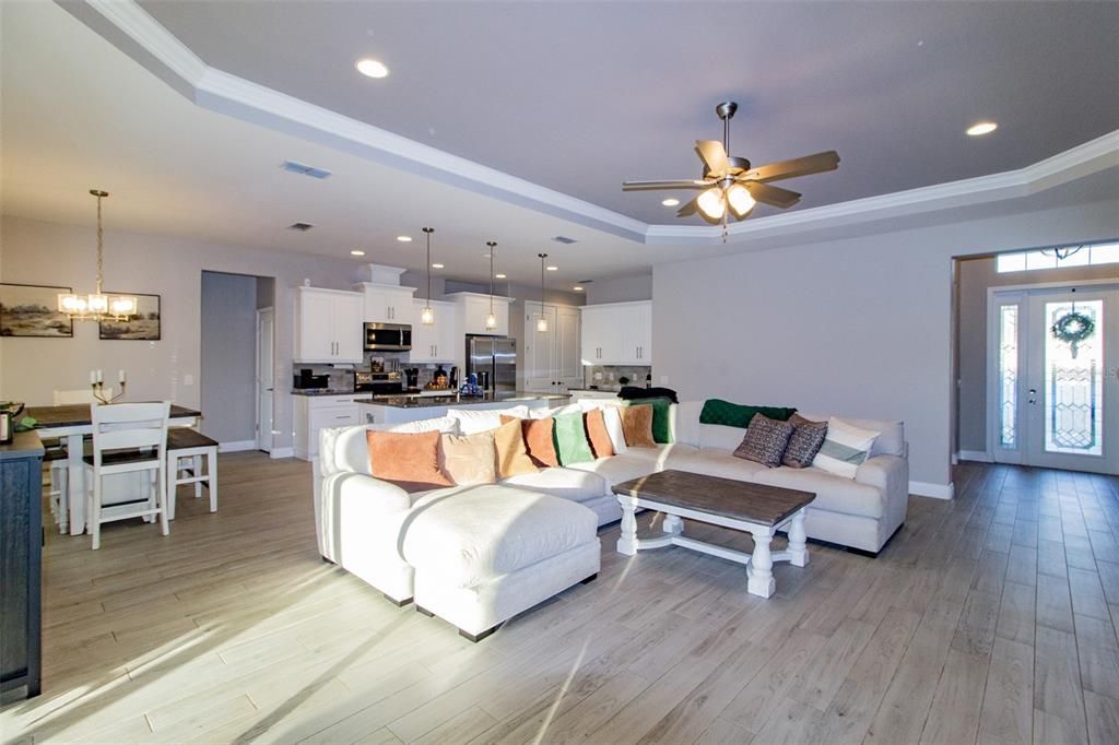 En Venta: $529,900 (3 camas, 2 baños, 2037 Pies cuadrados)