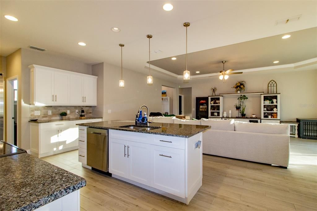 En Venta: $529,900 (3 camas, 2 baños, 2037 Pies cuadrados)