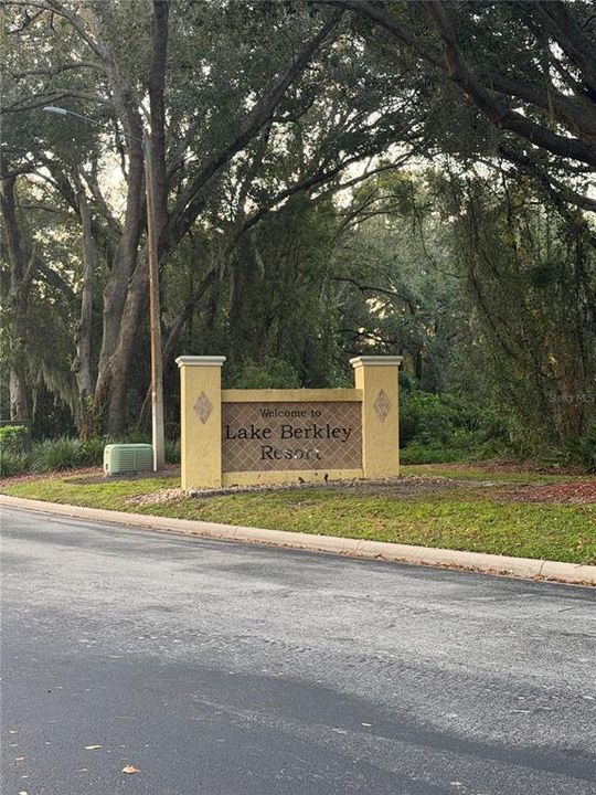 For Sale: $270,000 (3 beds, 2 baths, 1291 Square Feet)