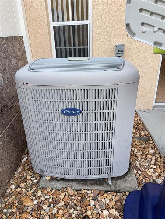 For Sale: $270,000 (3 beds, 2 baths, 1291 Square Feet)