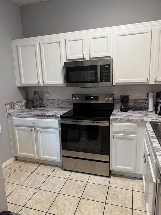 For Sale: $270,000 (3 beds, 2 baths, 1291 Square Feet)