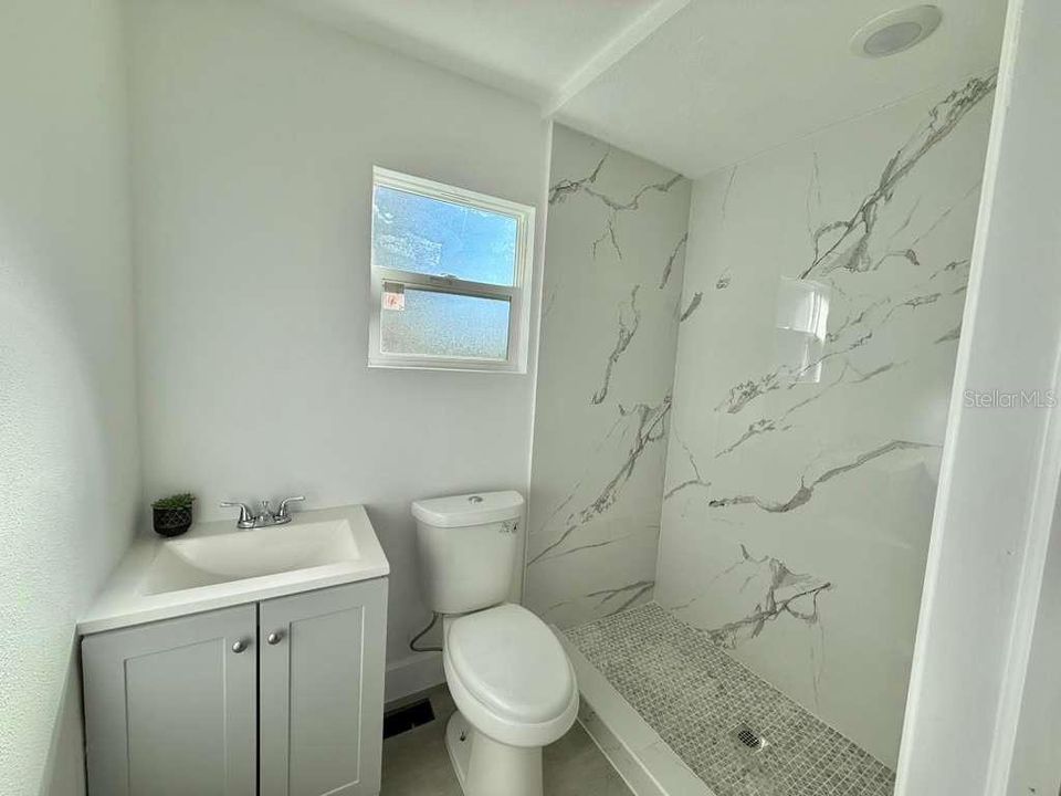 На продажу: $350,000 (3 спален, 2 ванн, 1116 Квадратных фут)