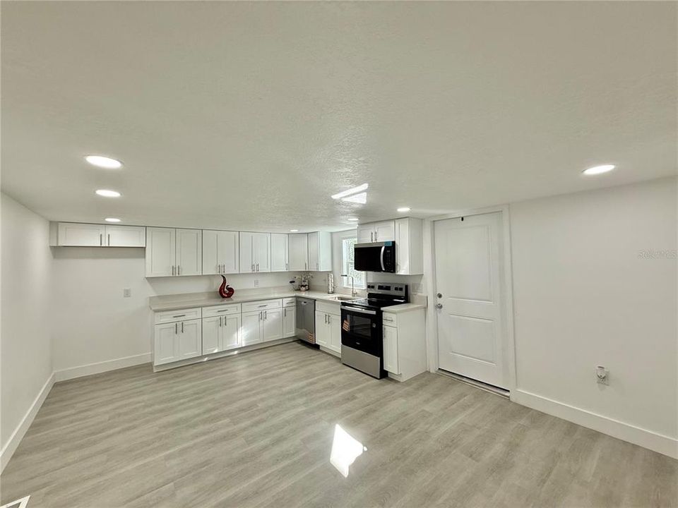 На продажу: $350,000 (3 спален, 2 ванн, 1116 Квадратных фут)