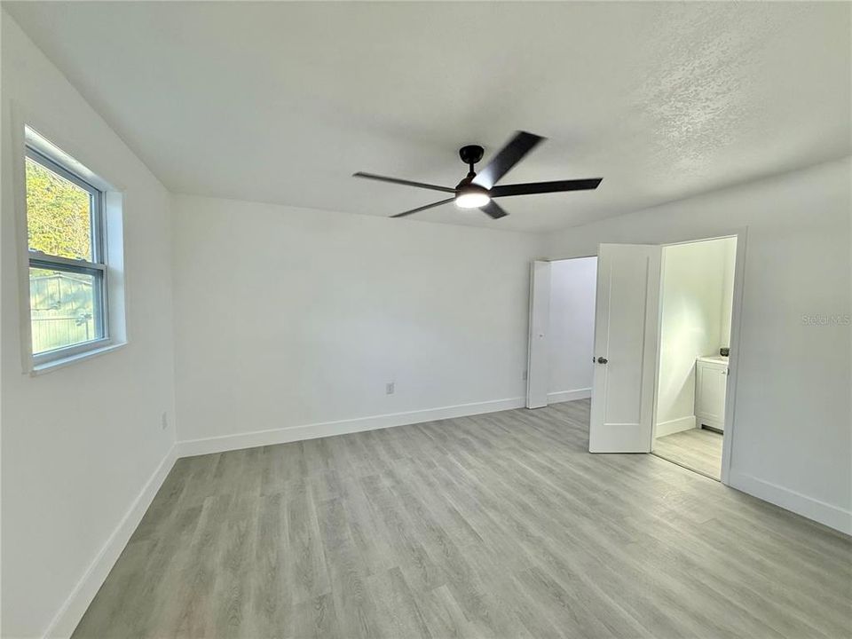 На продажу: $350,000 (3 спален, 2 ванн, 1116 Квадратных фут)