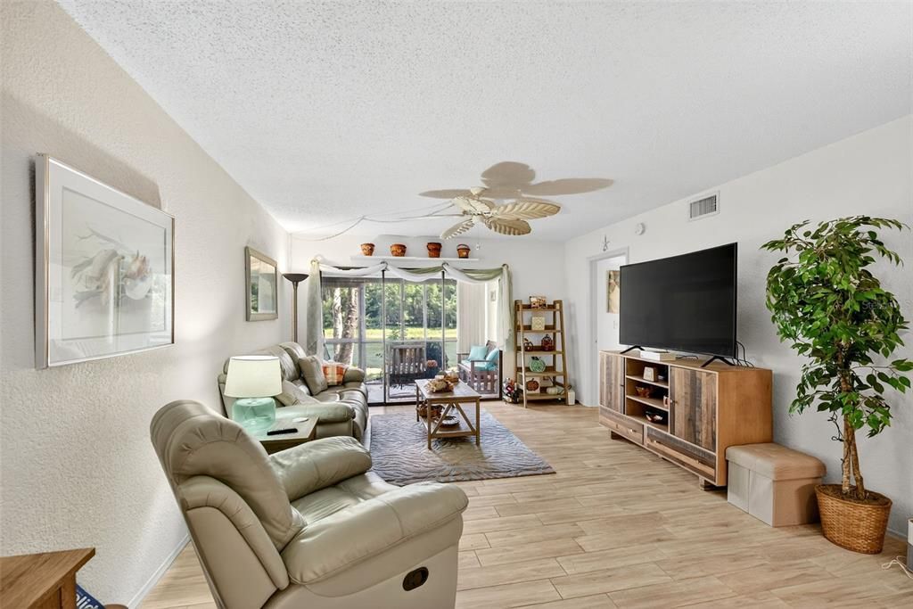 For Sale: $189,500 (3 beds, 2 baths, 1290 Square Feet)