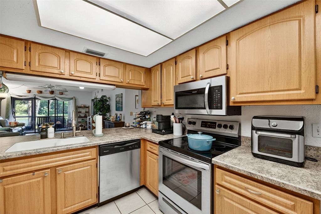 For Sale: $189,500 (3 beds, 2 baths, 1290 Square Feet)