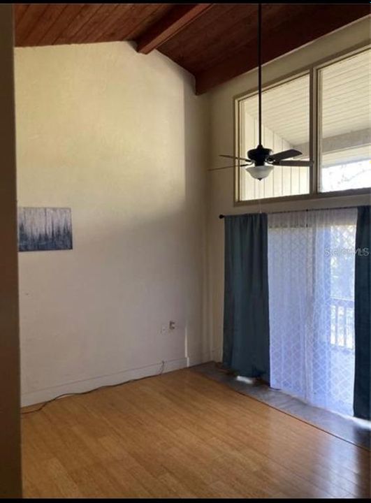 For Sale: $67,000 (1 beds, 1 baths, 411 Square Feet)