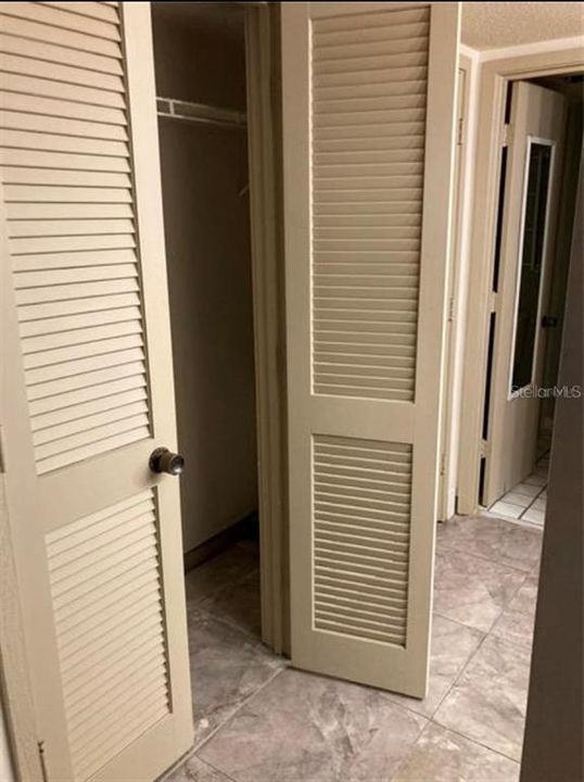 For Sale: $67,000 (1 beds, 1 baths, 411 Square Feet)