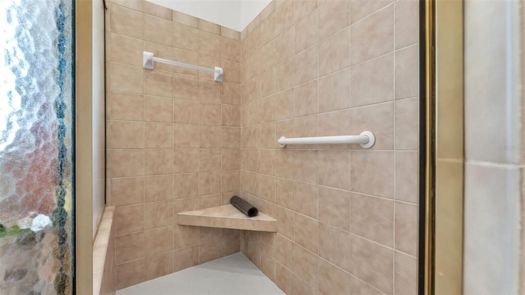 En Venta: $535,000 (3 camas, 2 baños, 2671 Pies cuadrados)