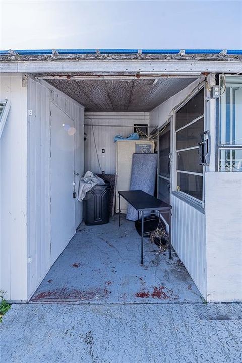 For Sale: $69,999 (2 beds, 1 baths, 884 Square Feet)