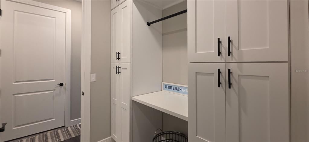 待售: $729,900 (2 贝兹, 2 浴室, 1917 平方英尺)