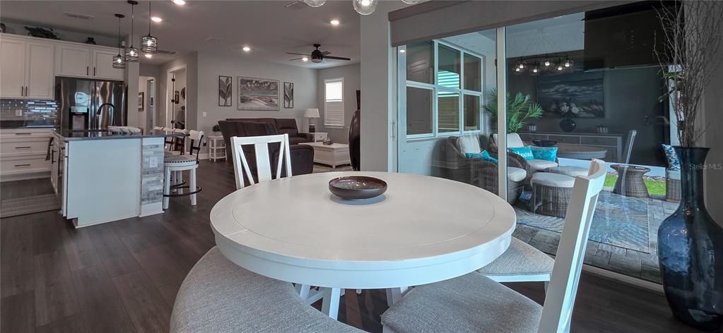 待售: $729,900 (2 贝兹, 2 浴室, 1917 平方英尺)