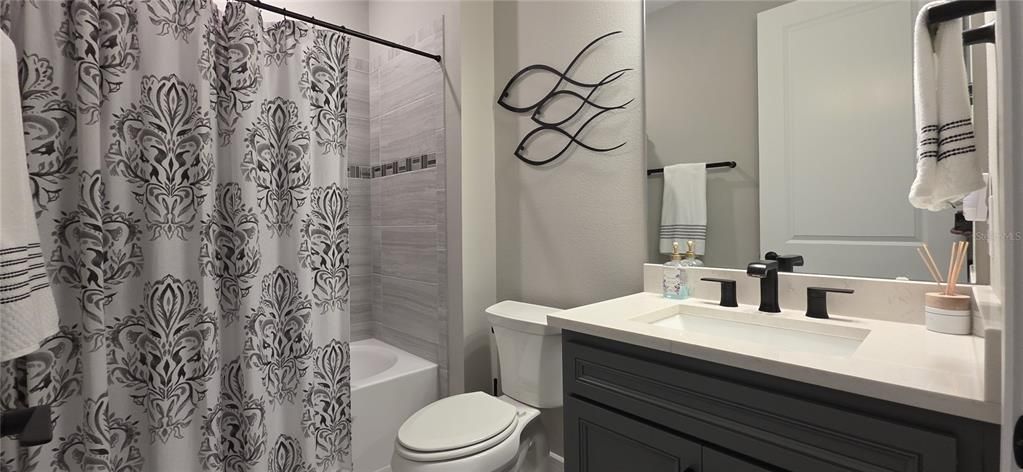 待售: $729,900 (2 贝兹, 2 浴室, 1917 平方英尺)