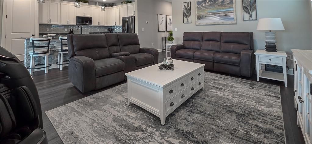 待售: $729,900 (2 贝兹, 2 浴室, 1917 平方英尺)