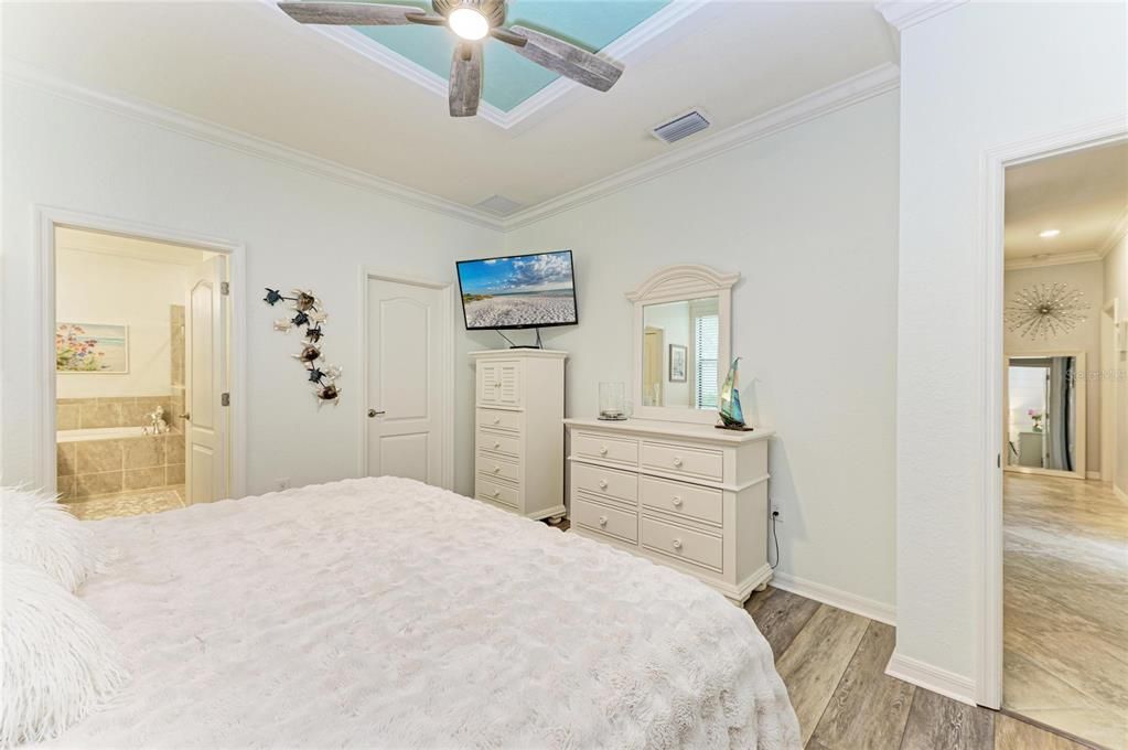 For Sale: $649,999 (3 beds, 2 baths, 1681 Square Feet)