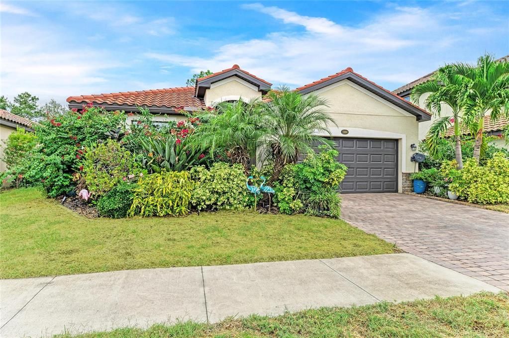 For Sale: $649,999 (3 beds, 2 baths, 1681 Square Feet)