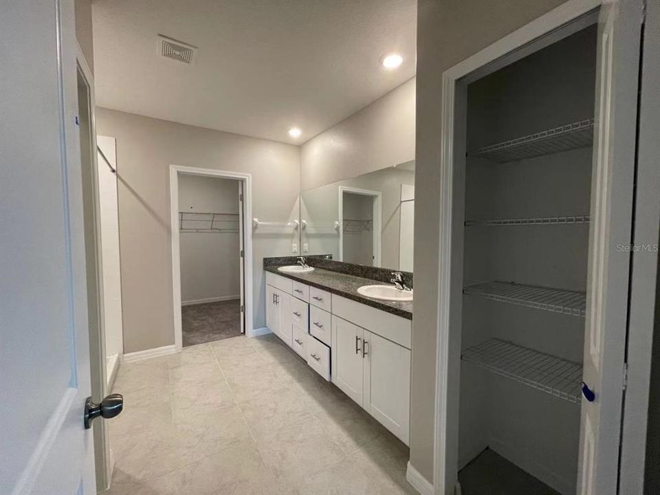 В аренду: $3,000 (5 спален, 2 ванн, 2896 Квадратных фут)